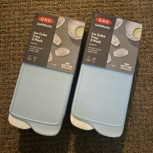 2 for $25: OXO Covered Ice Cube Trays (Set of 2) - NWT